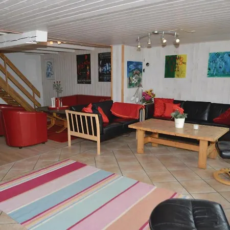 Holiday home Stunning In With Kitchen