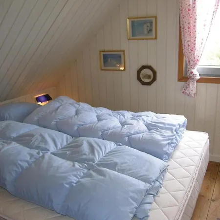 Awesome Home In Blavand With Sauna *