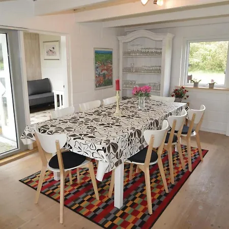 Holiday home Stunning In With Kitchen *