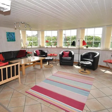 Holiday home Stunning In With Kitchen *